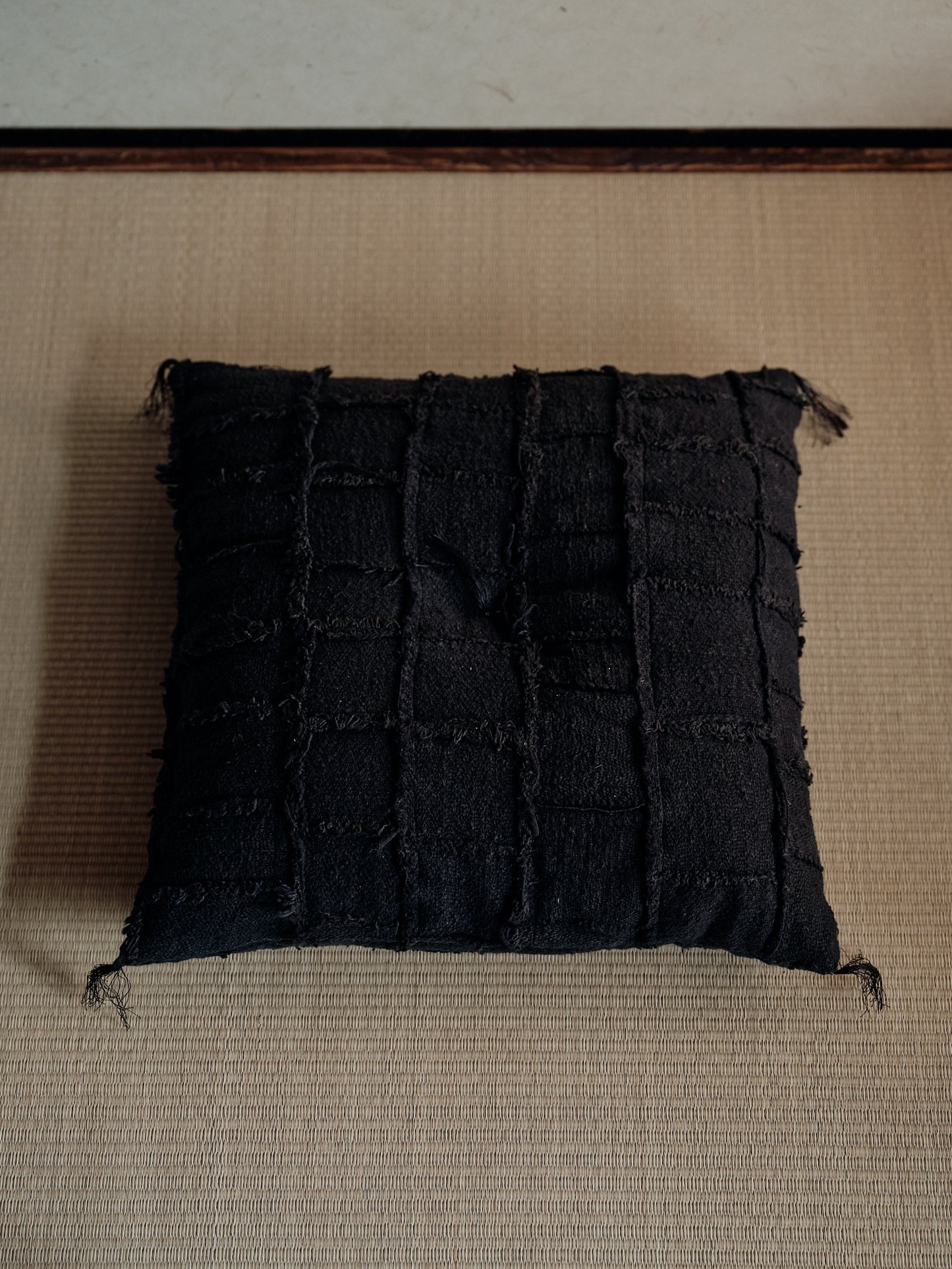 MITTAN | Hagire Zabuton | Black