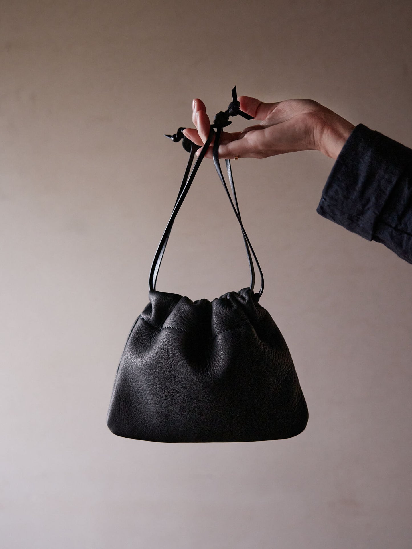 COKIA | Elk leather pochette (Black)